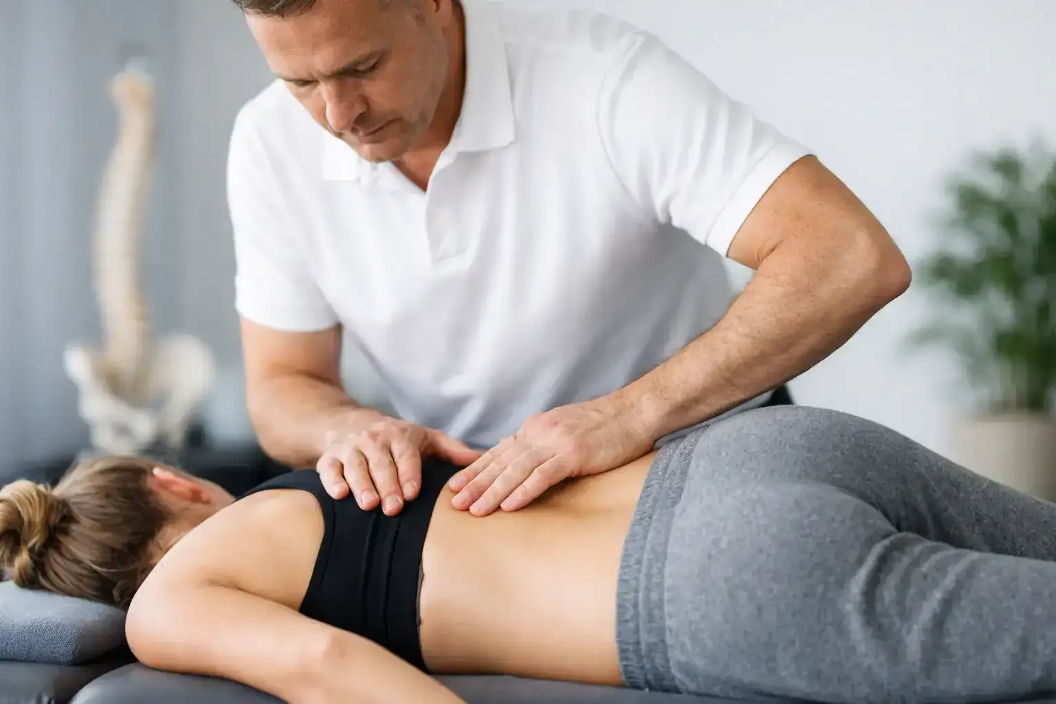 Osteopatia alaselkäkipuun osteopaatin vastaanotolla